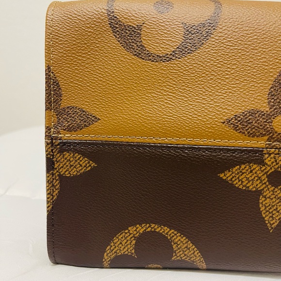 Authentic Louis Vuitton On The Go GM Tote in Reverse Monogram Canvas - Picture 6 of 16